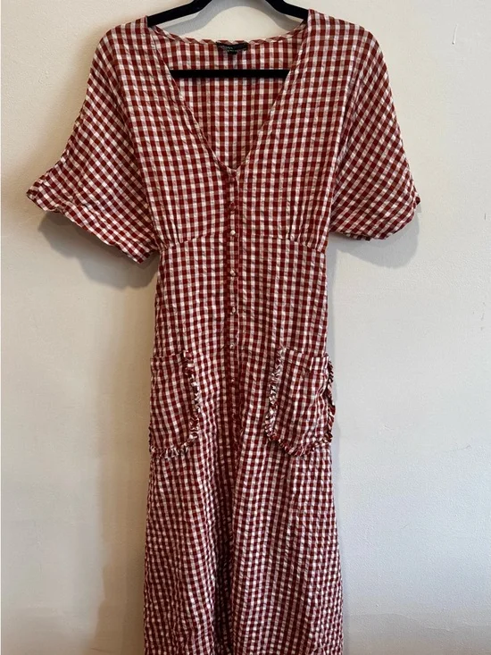 Nobody’s Child Gingham V-Neck Midi Dress in Rust Check - Picture 2 of 4
